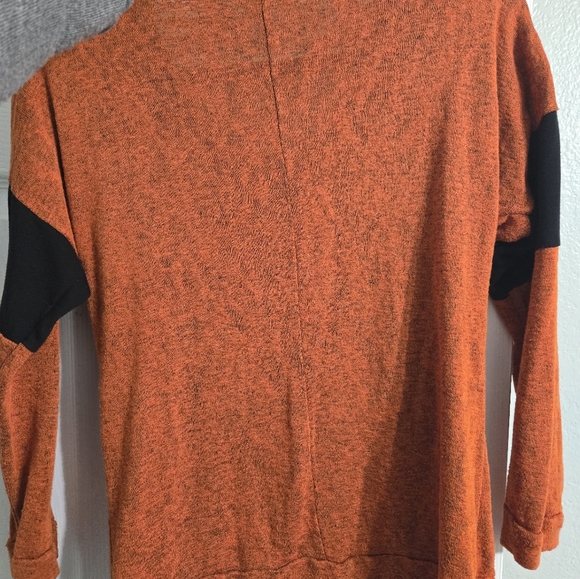 Long Sleeve Knit Top - Picture 3 of 3